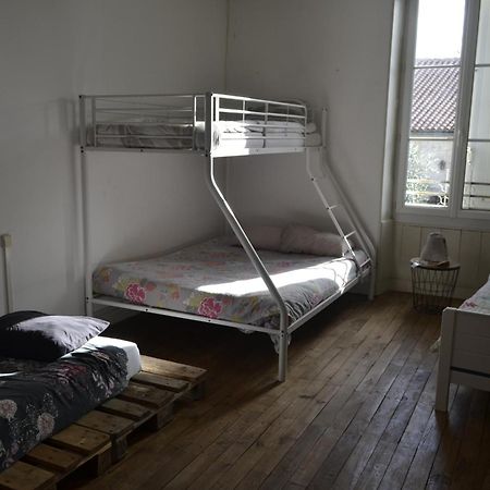 Bed and Breakfast Grande Chambre D'Hote Pour 4 A 5 Personnes Chef-Boutonne Exteriér fotografie