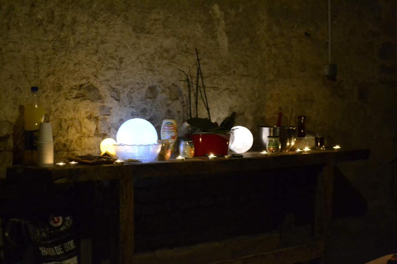 Bed and Breakfast Grande Chambre D'Hote Pour 4 A 5 Personnes Chef-Boutonne Exteriér fotografie