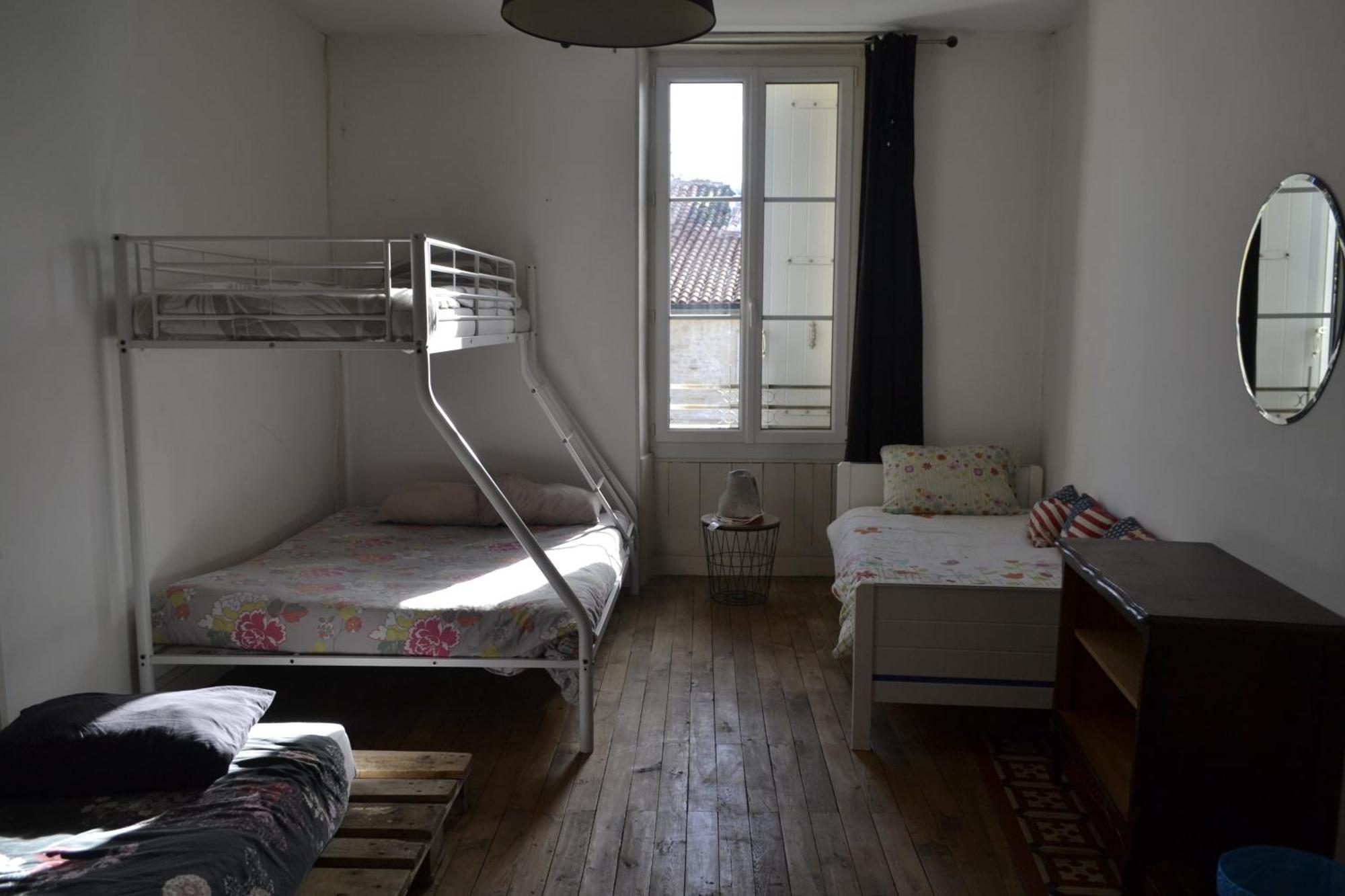 Bed and Breakfast Grande Chambre D'Hote Pour 4 A 5 Personnes Chef-Boutonne Exteriér fotografie